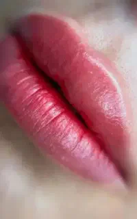 خدمات میکروبلیدینگ ابرو و.. با تخفیف ۵۰ درصدی