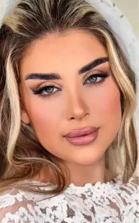 ارائه خدمات میکاپ شنیون همراه/vip/عروس