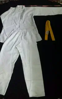 دستکش و لباس ورزشی