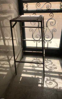چهار پایه آهنی
