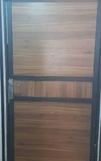درب ورودی آپارتمان