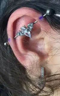 آموزش و خدمات پیرسینگ و کاشت مژه