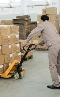 استخدام انباردار و کارمند انبار