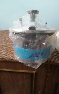 دیگ زود پز 99.5 درصد آلمینیوم 10نفره صادراتی حاتم