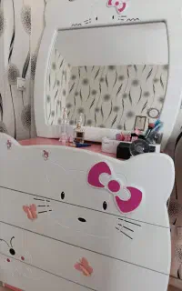 تخت و میز آرایش کودک