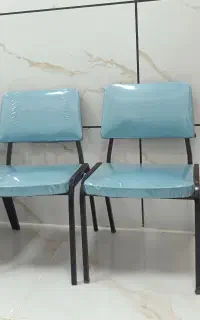 دو عدد صندلی
