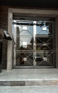 ساخت و نصب انواع درب کاور ،پنجره و در استیل و آهنی