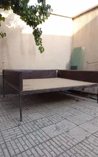 میز تخت سنتی فلزی