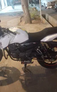 آپاچی180
