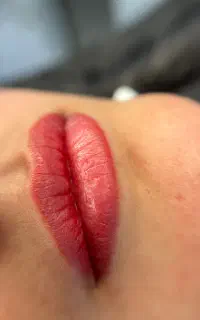 آموزش و خدمات آرایش دائم