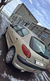 ماشین ۲۰۶ پژ ظاهر سالم و زیبا