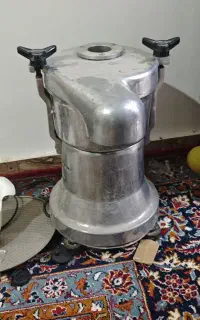آب هویج گیری اصلی سالم و تمیز