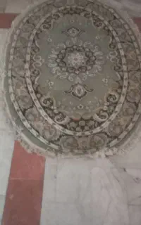 فرش بیضی