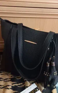 کیف سیاه بزرگ