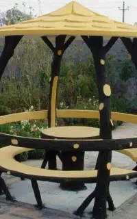 طراح نقاش ومجسمه ساز