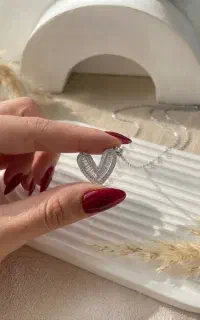گردنبند نگین دار