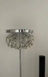 آباژور ایستاده
