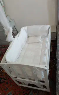 تخت کنار مادر نوزادی