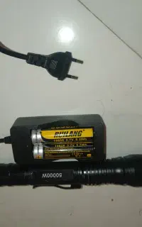 چراغ قوه آر ال مدل RL-330/T6