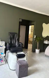 همکاری در سالن زیبایی
