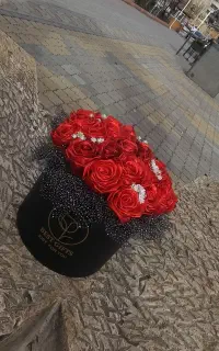 دسته گل و باکس‌های روبانی