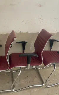 میزکنفرانس و صندلی اداری