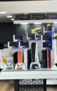 کنسول XBOX Series S دو دسته اصلی با بازی