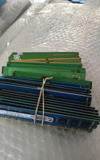 رم 8 گیگ DDR3 برند سامسونگ و کروشیال تعداد موجود