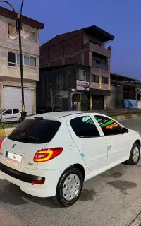 ۲۰۷مدل۹۹ سقف فلز بدون رنگ فرمون برقی مشابه صفر