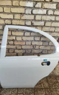 درب عقب ساینا استوک
