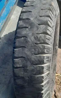فروش یک حلقه لاستیک عقب وانت نیسان