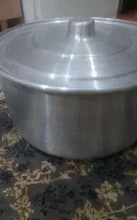 دیگ بزرگ قدیمی