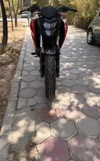 Na180 sym لاکی