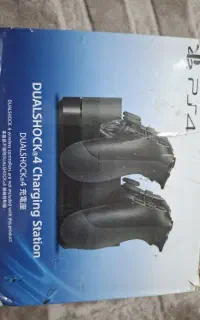 پایه شارژر اصلی ps4 در حد نو