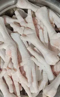 پامرغ پاک شده تازه و تمیز