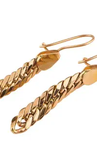 یک قطعه گوشواره طلا گم شده است