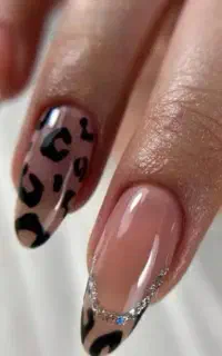 آموزش کاشت ناخن