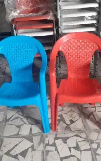 صندلی پلاستیکی دسته دار مدل رها