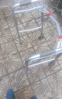 فروش دو عدد واکر  والکر