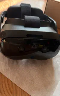 عینک عینک واقعییت مجازی Htc vive focus vision