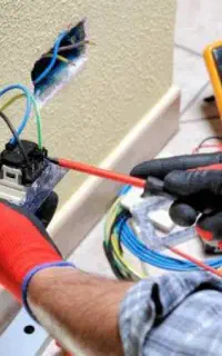 فنی کار ساختمانی وبرقکار واحد مسکونی