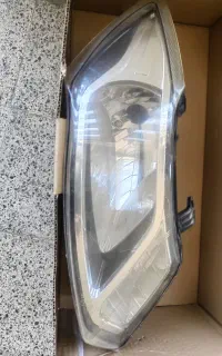 فروش یک جفت چراغ جلو ساینا