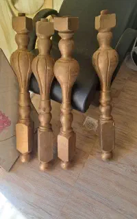 پایه میز یا نرده