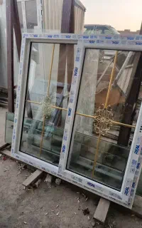 نصاب درب و پنجره و شیشه