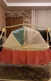 گهواره در حد نو با پشه بند