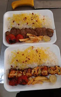ارائه خدمات اشپزی تهیه انواع غذاهای ایرانی وخارجی