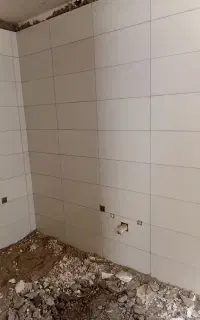 کارگر اتباع جهت کاشی کاری وساختمانی