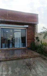 خانم صندوق دار برای رستوران