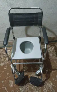ویلچر حمام و توالت نو