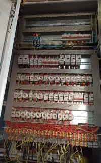 تعمیرات و راه‌اندازی برق صنعتی در اصفهان